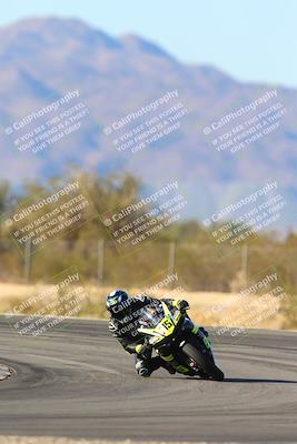 media/Jan-10-2025-CVMA Friday Practice (Fri) [[489e0da257]]/Group 4 and Trackday/Session 5 (Turn 7)/